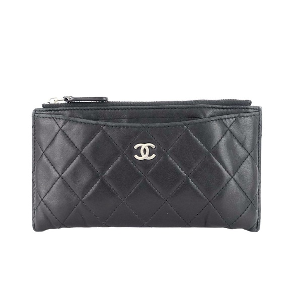 CHANEL Black w Silver Accents Classic Zip Lambskin Leather Wallet Wristlet - Picture 1 of 9